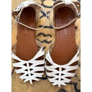 Madden Girl White Gladiator Sandals‎ Ankle Strap Cutout Flats Size 4
